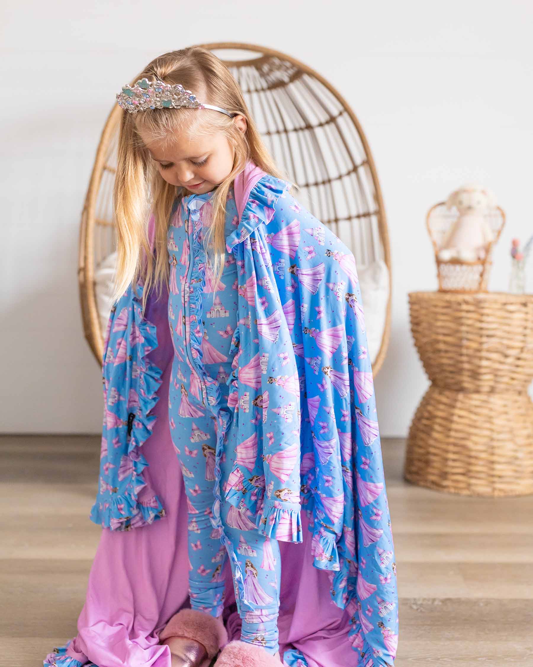 Kinsley Ruffled Blanket