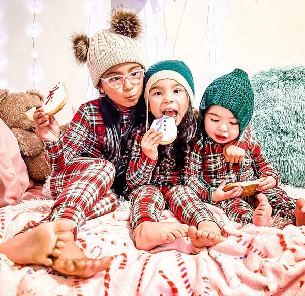 5 ways to spread holiday cheer with your kids