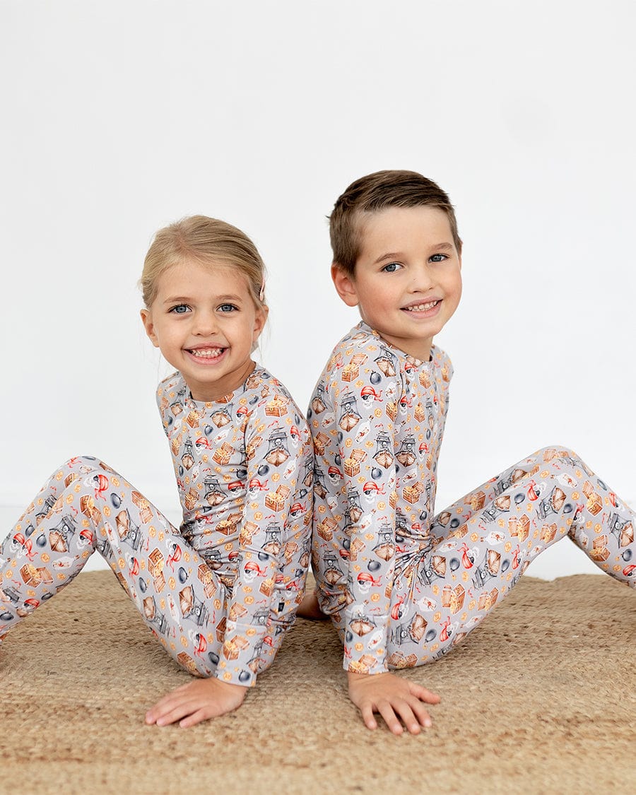 Lev Baby Pajama Set in Johnny Collection