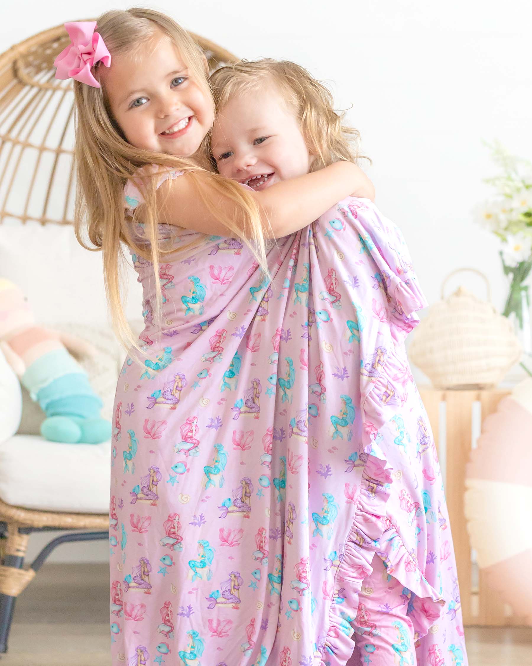 Ariella Ruffled Blanket
