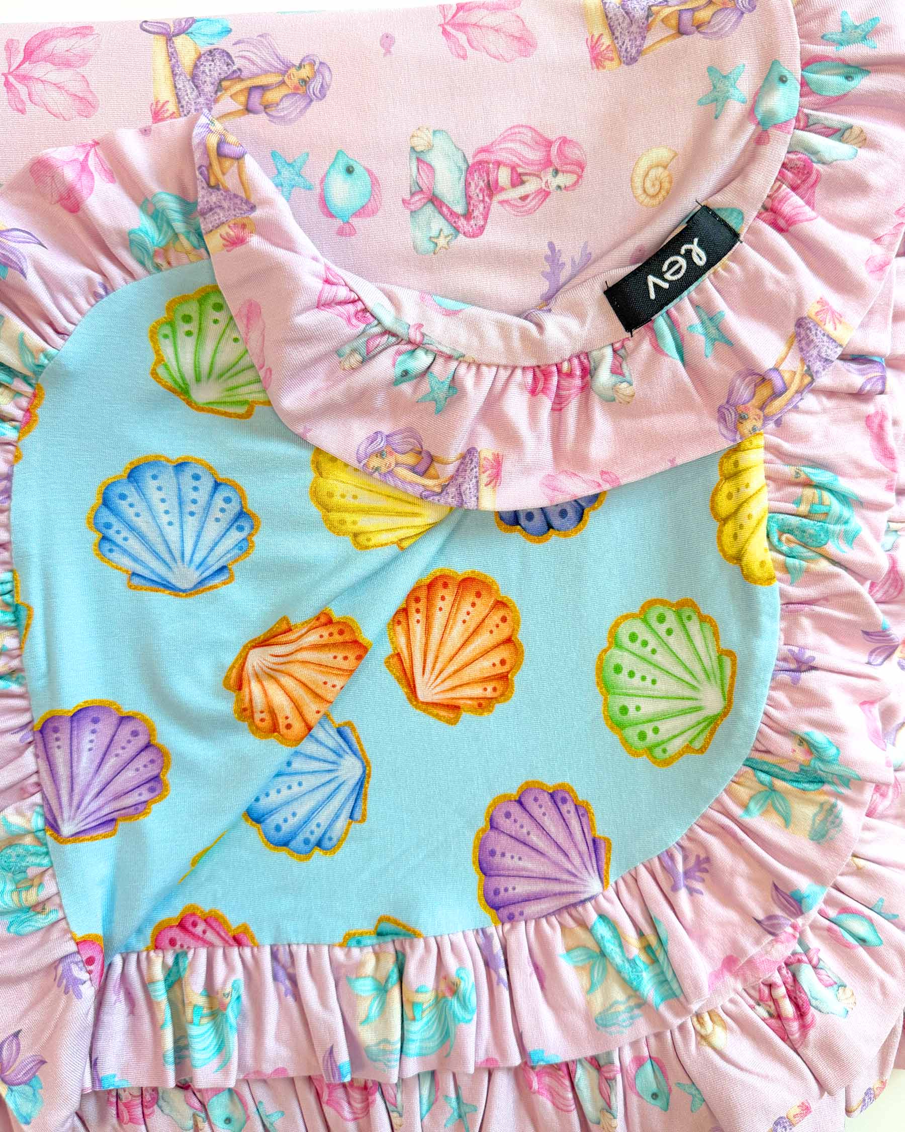 Ariella Ruffled Blanket