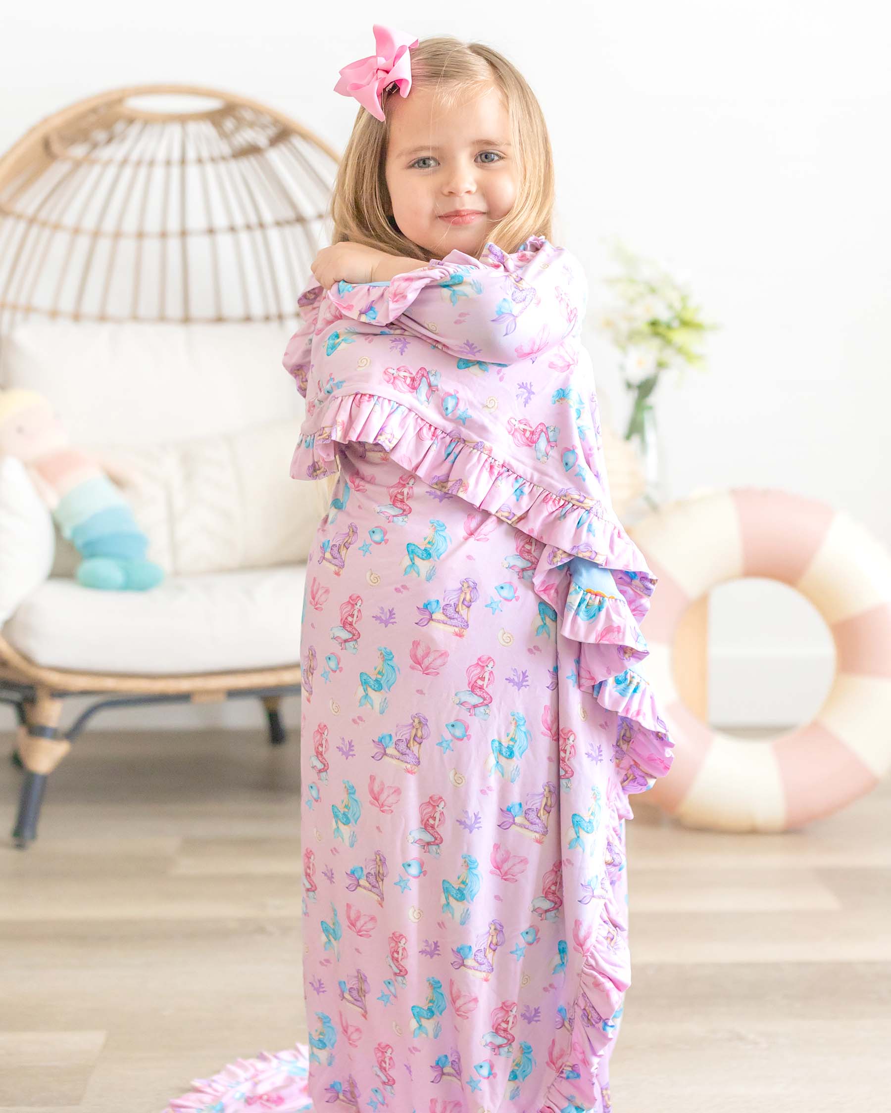 Ariella Ruffled Blanket